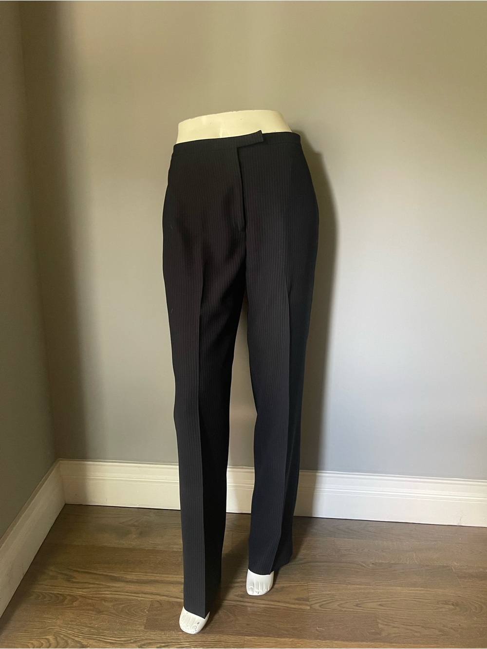 Tahari Arthur S Levine Dark Blue Pinstripe-Lined Women's Blazer Size 6 - Picture 5 of 13